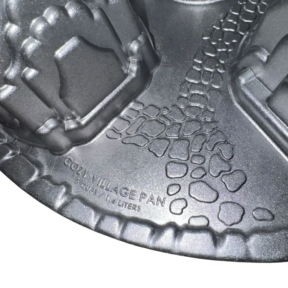 Nordic Ware Cozy Village Baking Pan‎ - Cast Iron Aluminum Brand New 6 Cups New